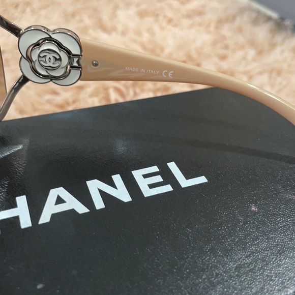 Authentic chanel ✨sunglasses - Picture 5 of 8